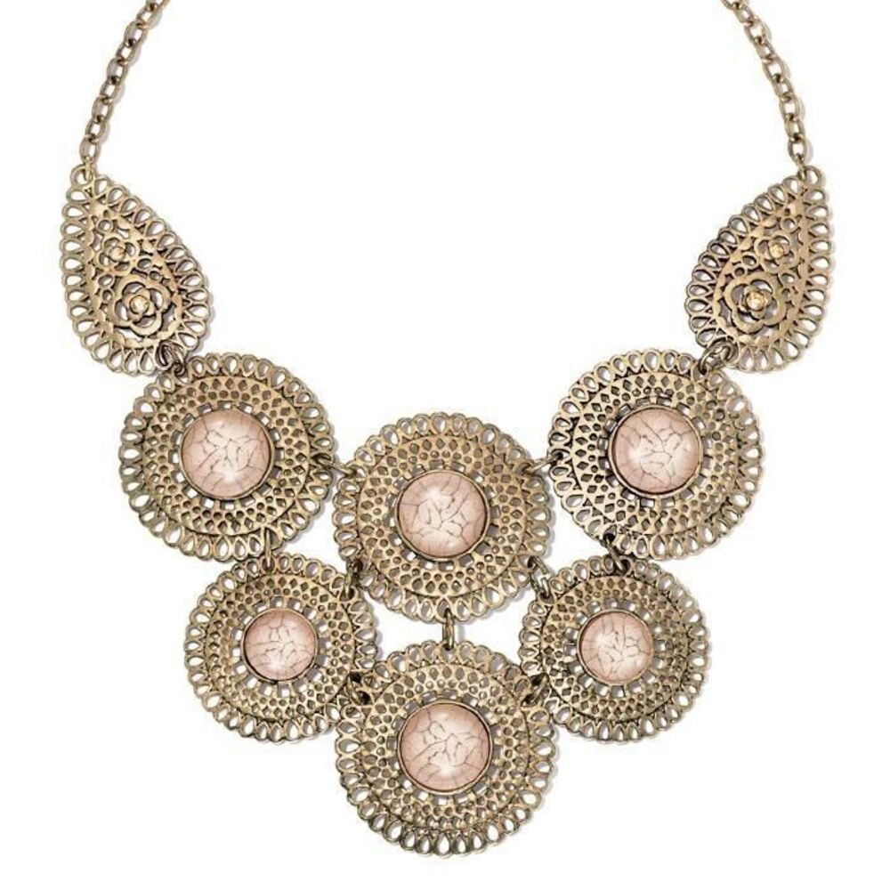 AVON Signature Collection "Avanti Medallion" Necklace (Rare) NEW SEALED!!!